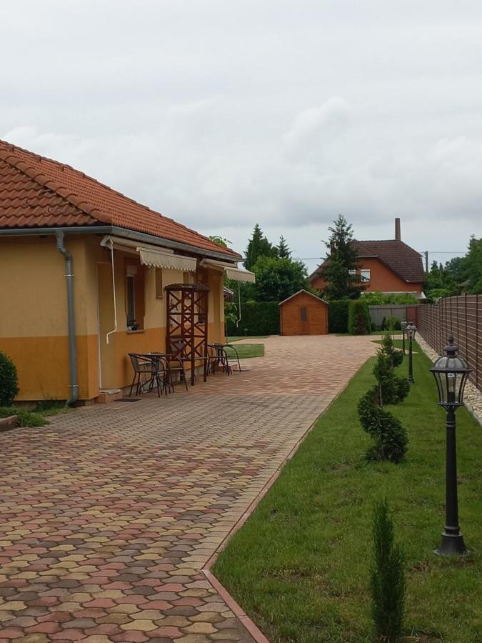 Mediterrán Vendégház Nagyatád Exterior foto